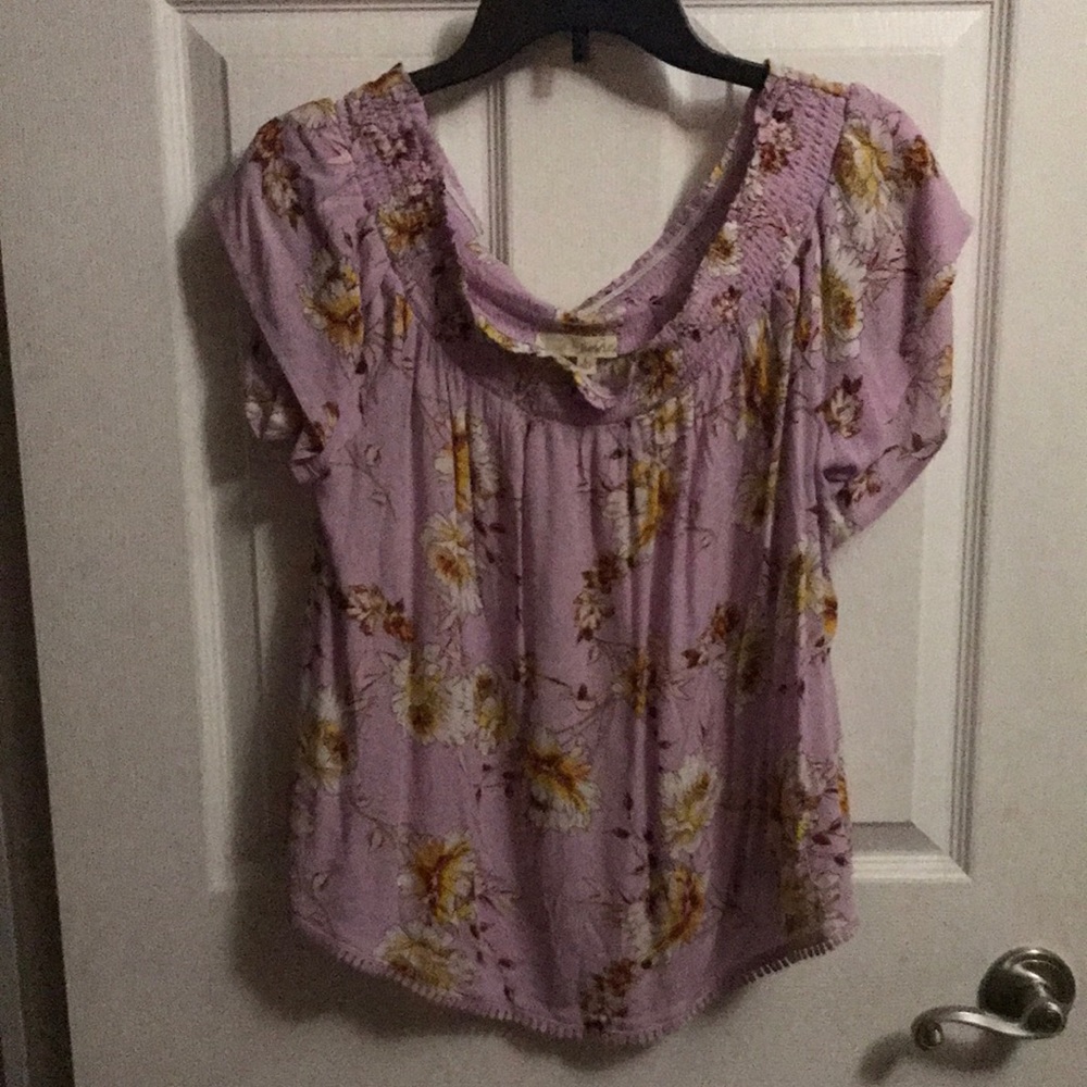 Flower top with off the shoulder sleeves